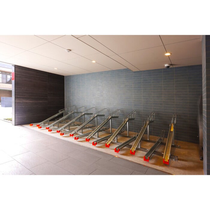 物件外観写真4　(駐輪場)