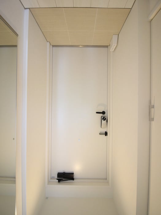 物件内観写真18　(玄関)