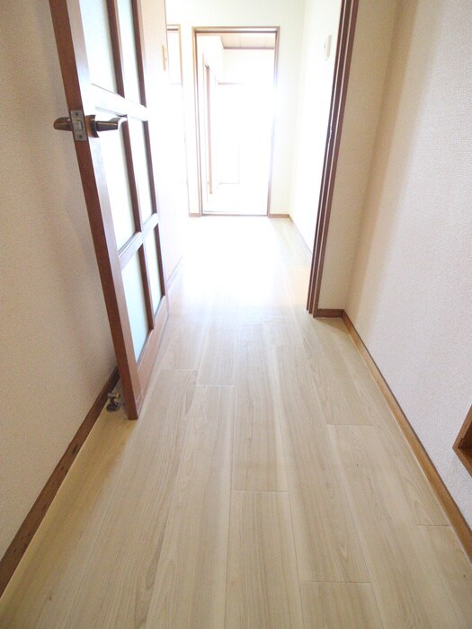 物件内観写真11　(廊下)
