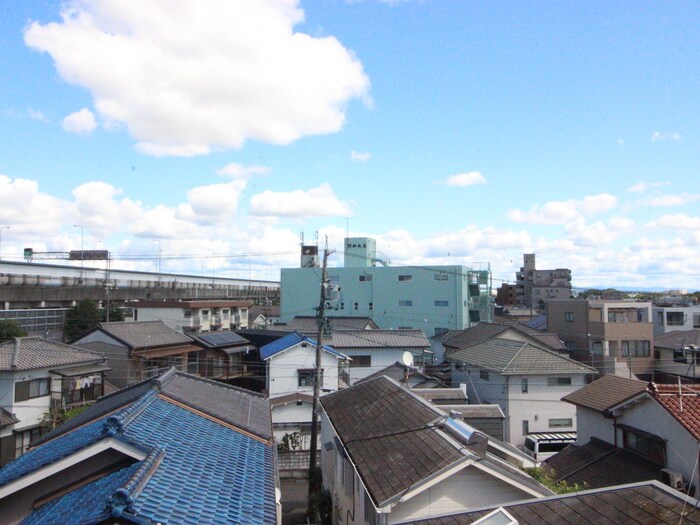 物件内観写真18　(室内からの展望)