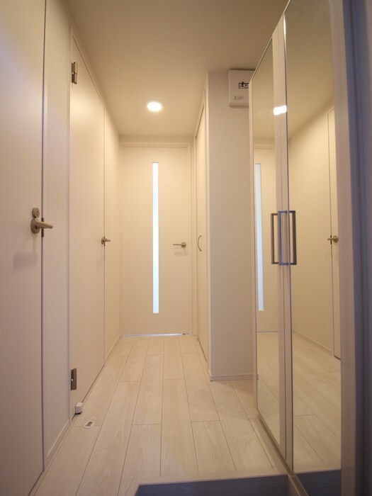 物件内観写真14　(玄関)