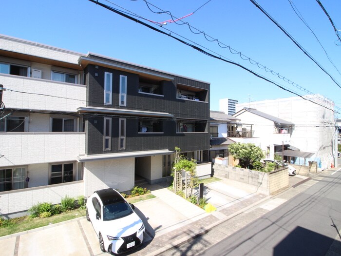 物件内観写真16　(室内からの展望)