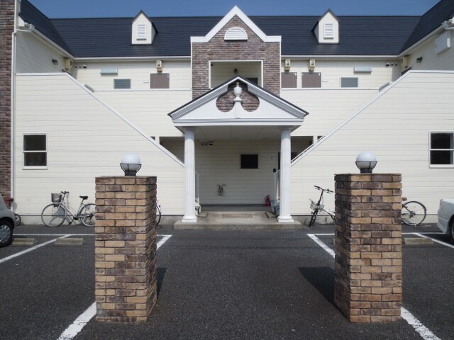 物件外観写真2　(エントランス部分)