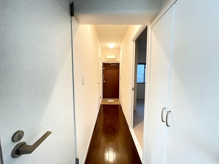 物件内観写真16　(廊下)
