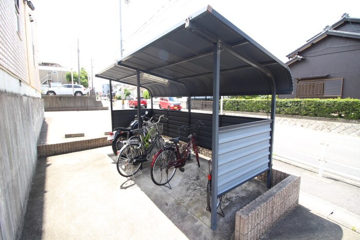 レザンブライドの駐輪場