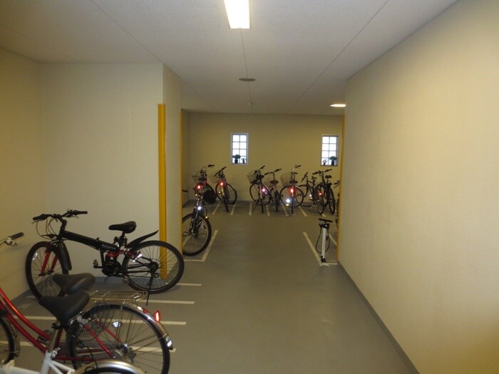 物件外観写真5　(駐輪場)