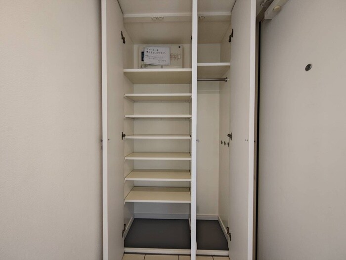 物件内観写真16　(靴箱)