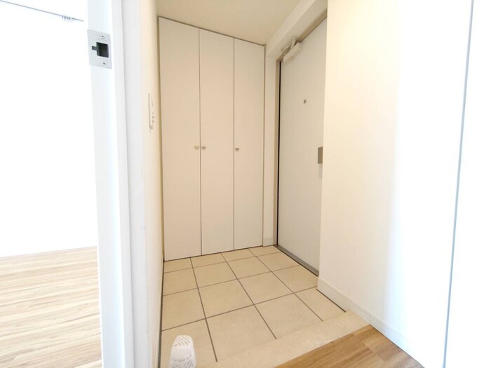 物件内観写真18　(玄関)