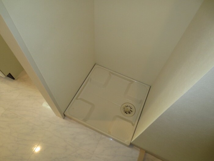 物件内観写真12　(洗濯機置場)