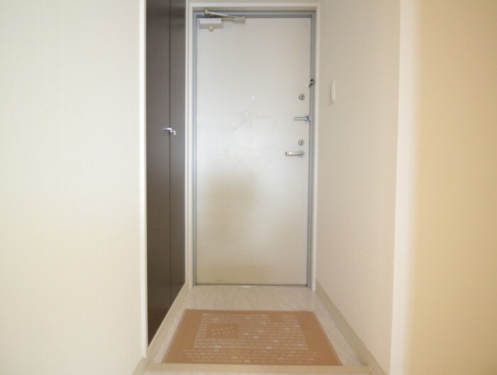 物件内観写真17　(玄関)