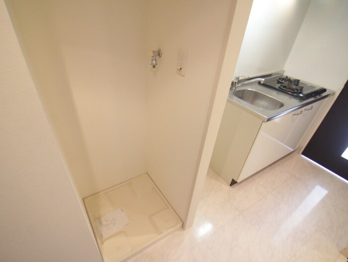 物件内観写真18　(洗濯機置場)