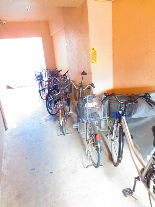 物件外観写真5　(エントランス部分)