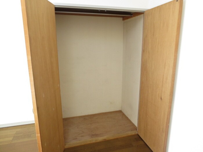 物件内観写真16　(収納)