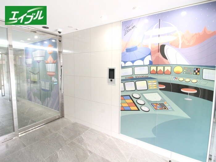 物件外観写真2　(エントランス部分)