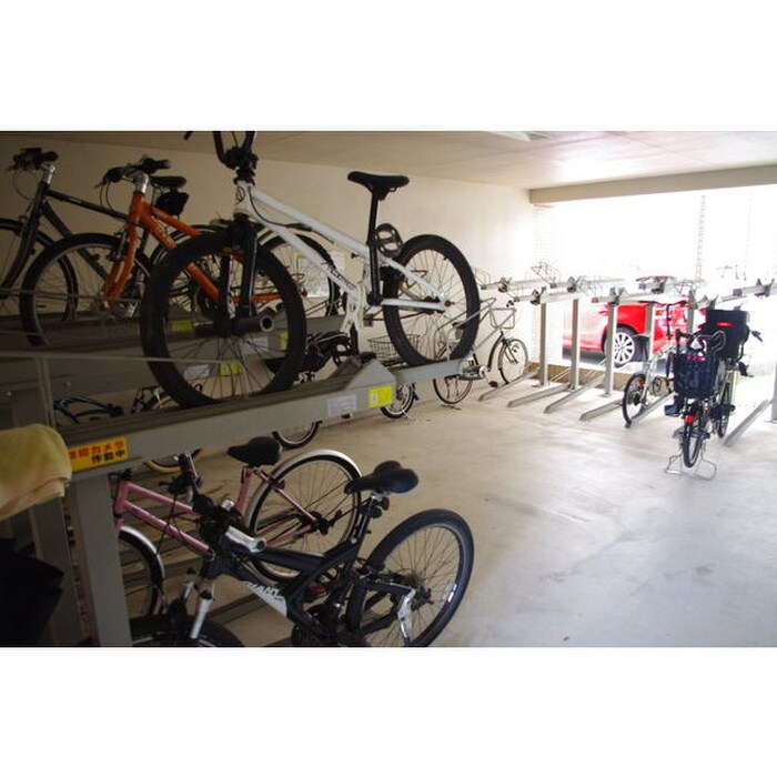 物件外観写真6　(駐輪場)