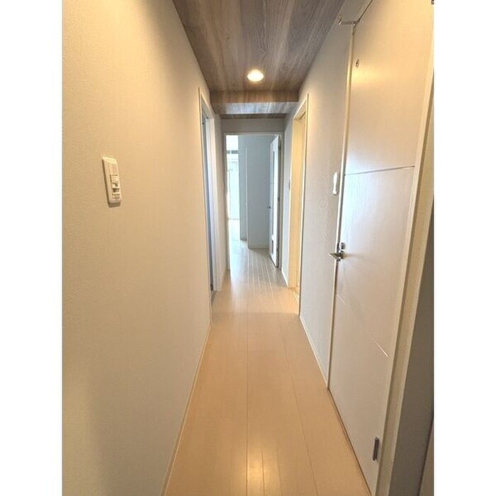 物件内観写真14　(廊下)