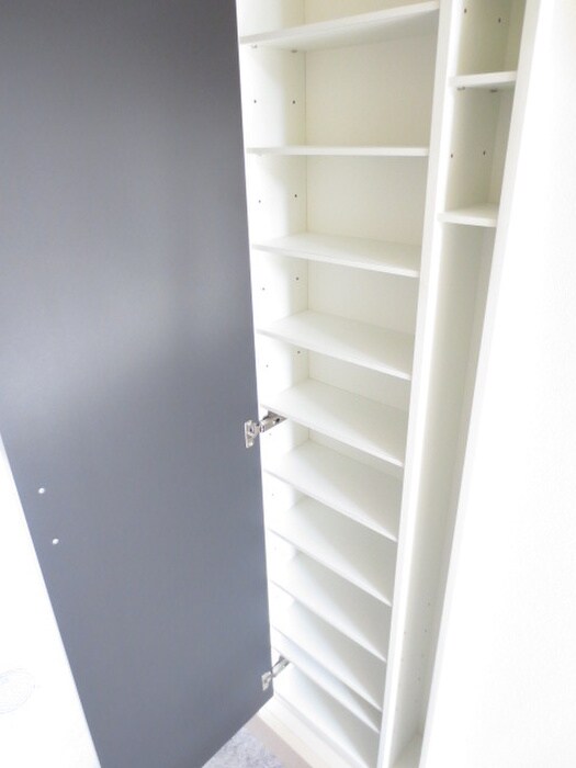 物件内観写真8　(靴箱)