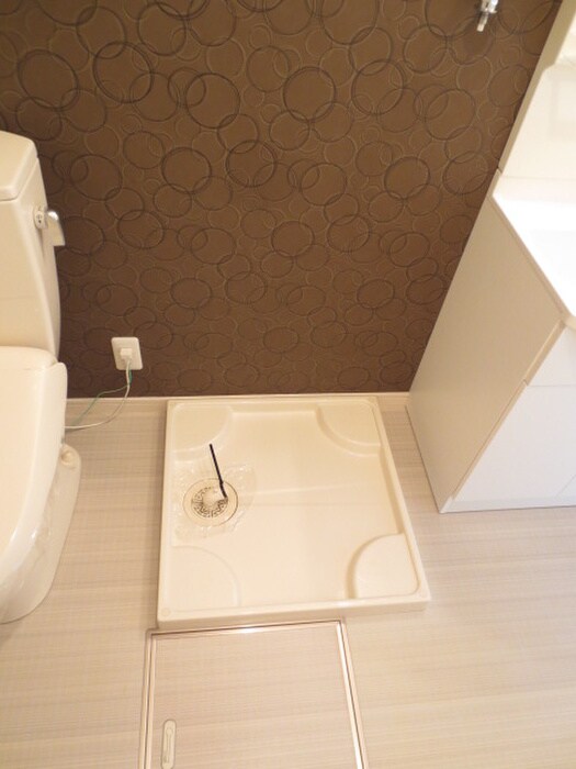 物件内観写真17　(洗濯機置場)