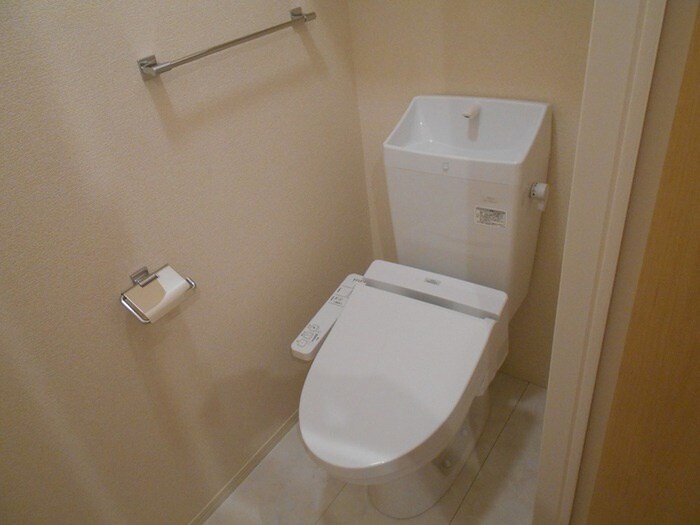 物件内観写真8　(トイレ)