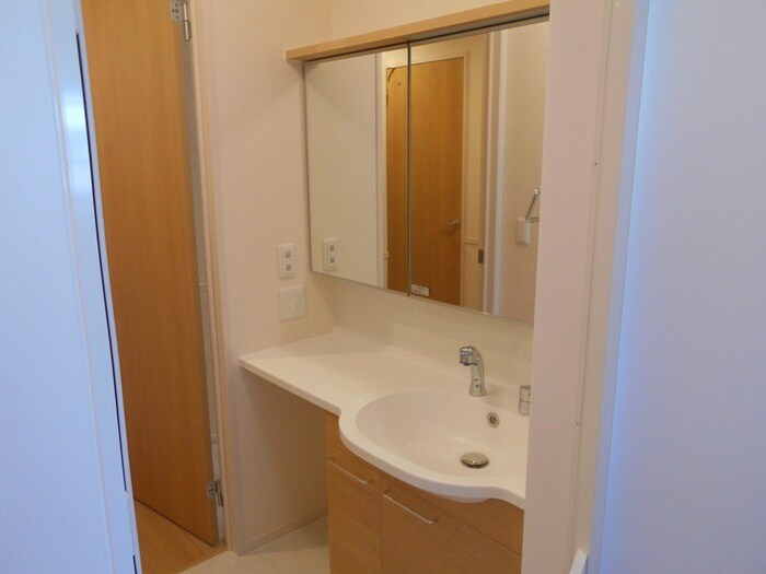 物件内観写真9　(洗面)