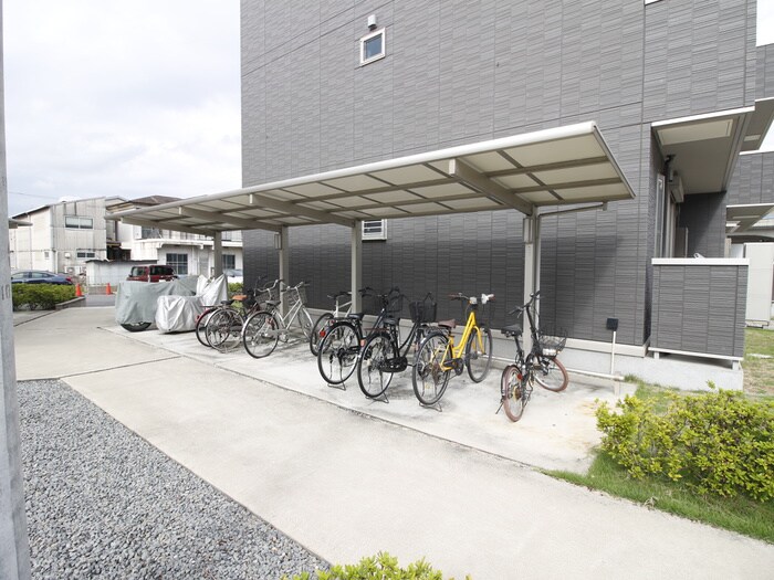 物件外観写真4　(駐輪場)