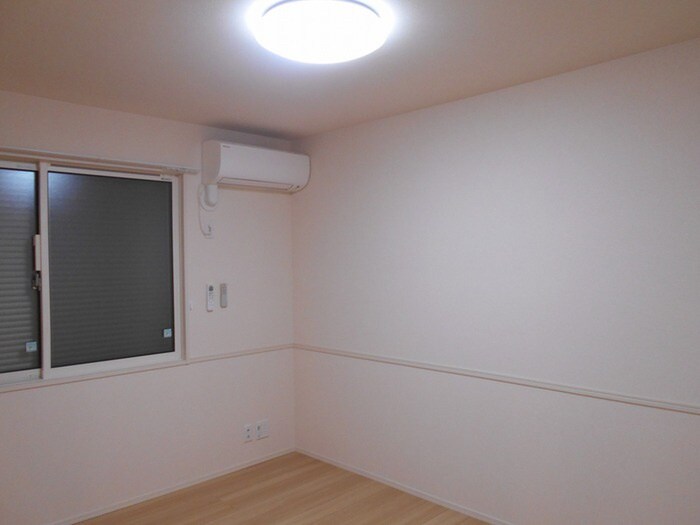 物件内観写真13　(居室)