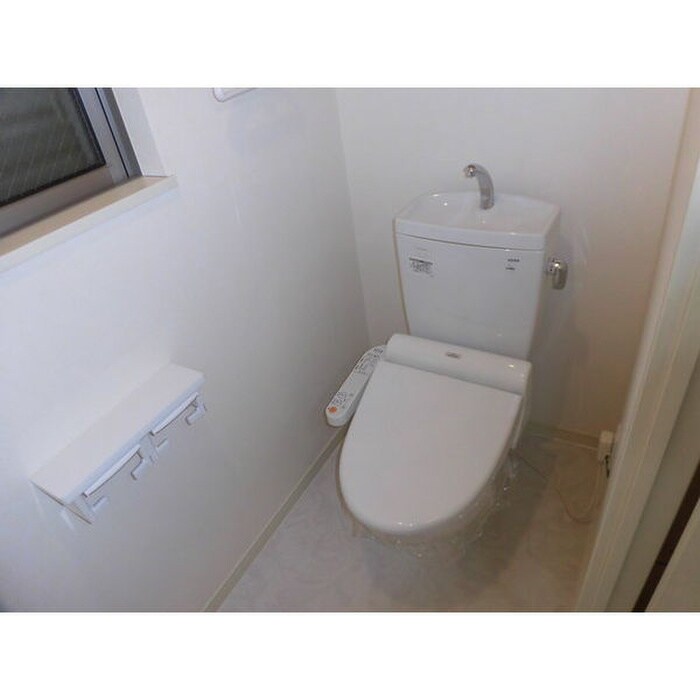 物件内観写真8　(トイレ)