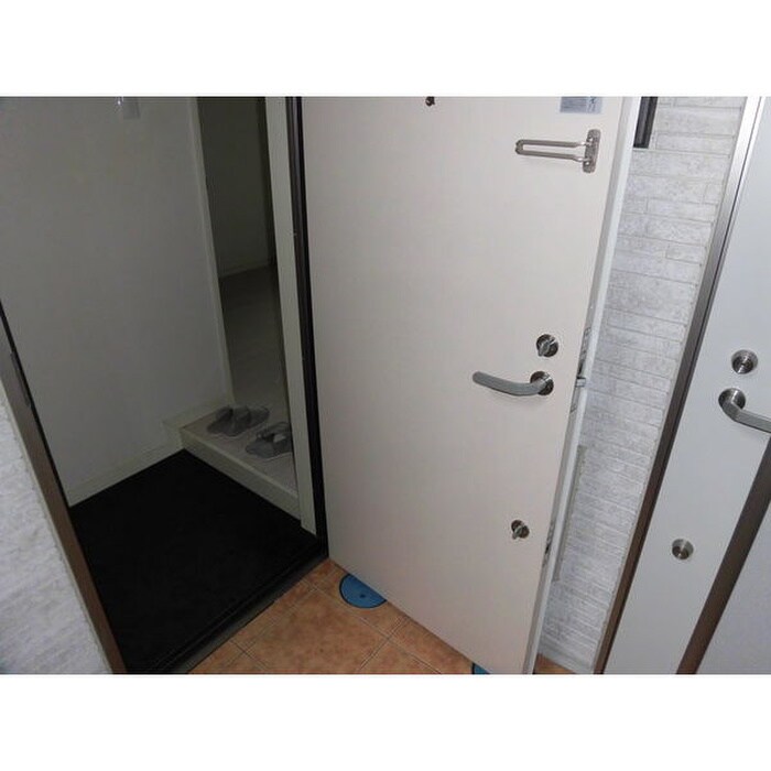 物件内観写真10　(靴箱)