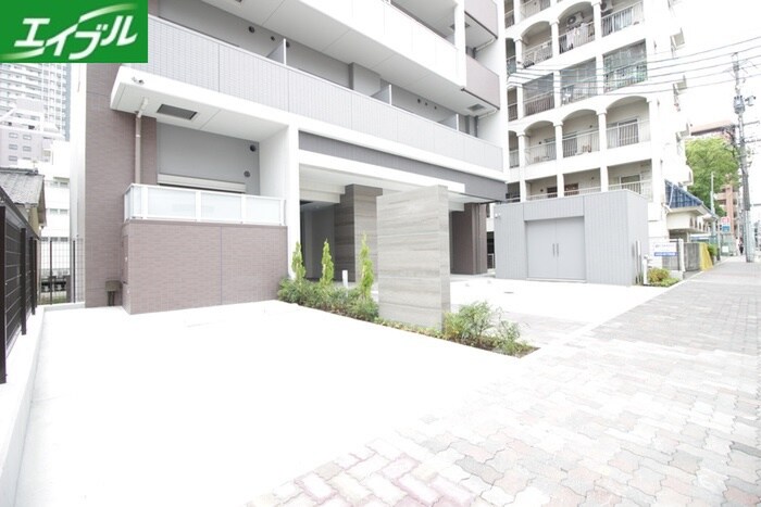 物件外観写真4　(駐車場)