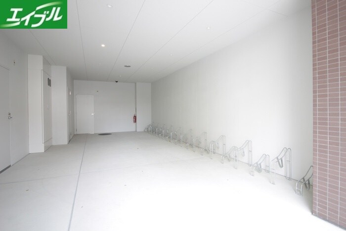 物件外観写真6　(駐輪場)