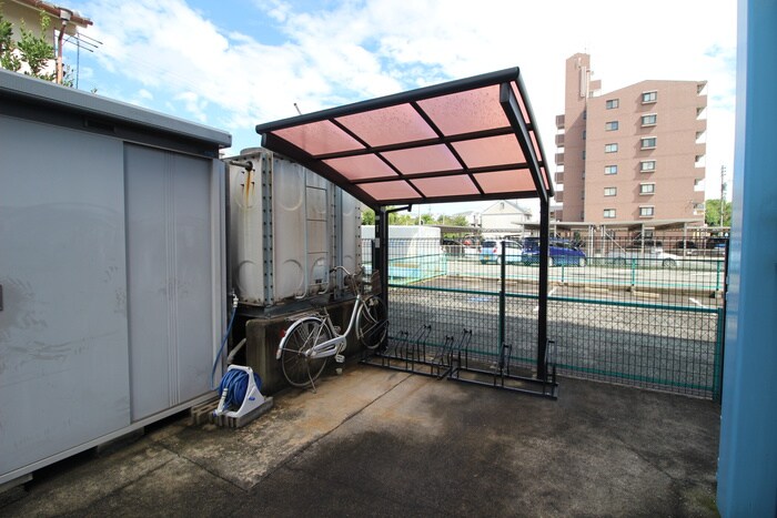 物件外観写真6　(駐輪場)