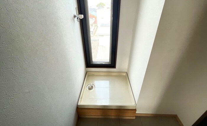 物件内観写真13　(洗濯機置場)