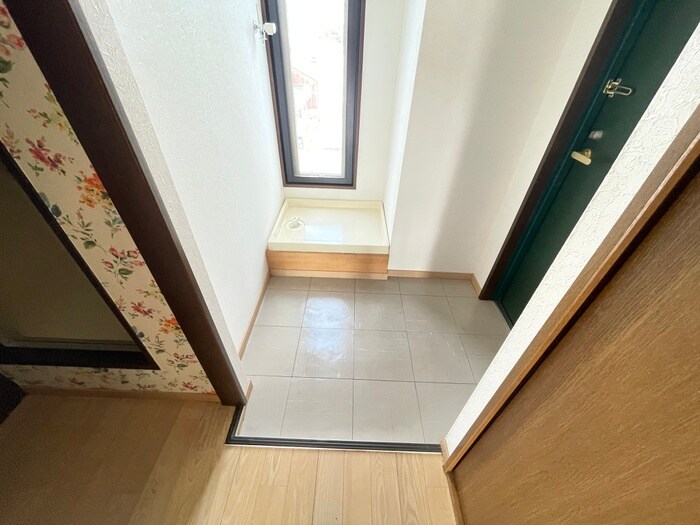 物件内観写真18　(玄関)