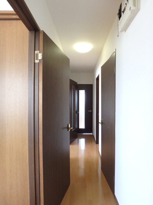 物件内観写真19　(廊下)