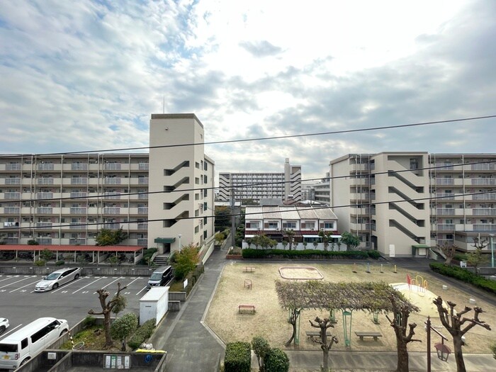 物件内観写真22　(室内からの展望)