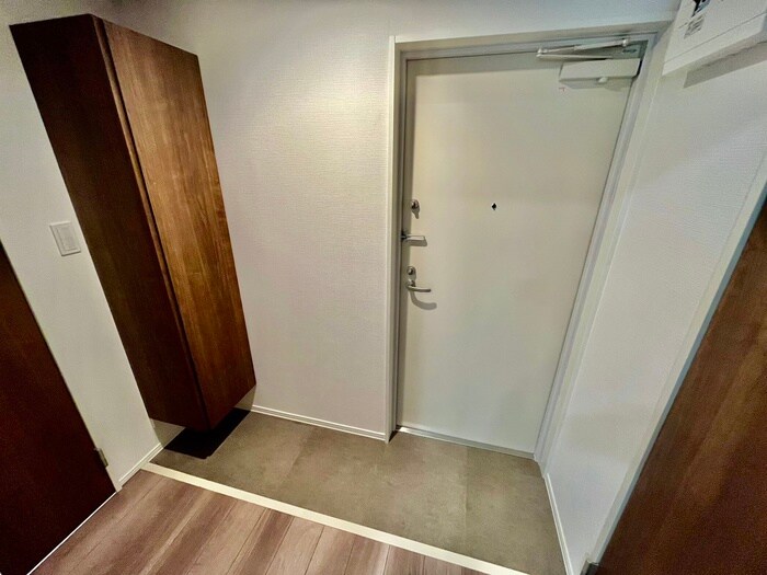 物件内観写真16　(玄関)