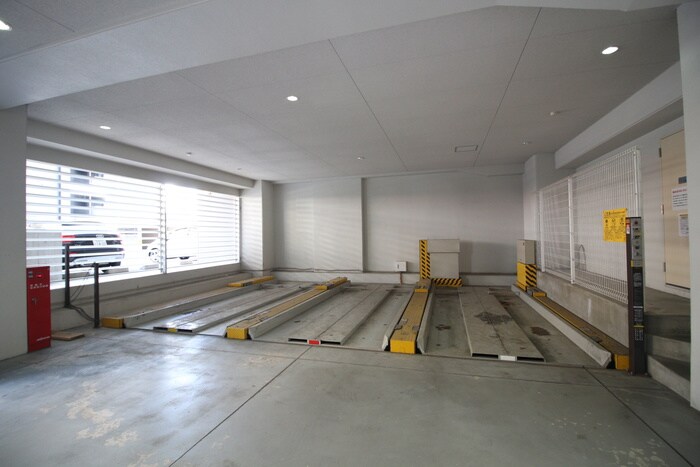 物件外観写真4　(駐車場)