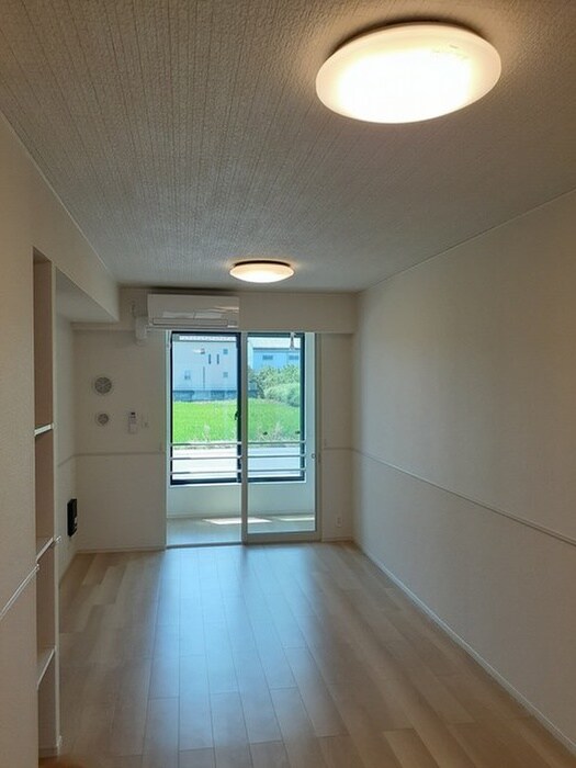 物件内観写真4　(居室)