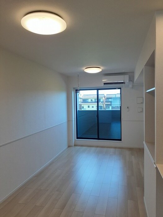 物件内観写真4　(居室)