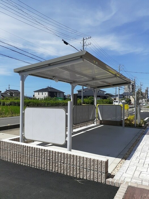 物件外観写真3　(駐輪場)