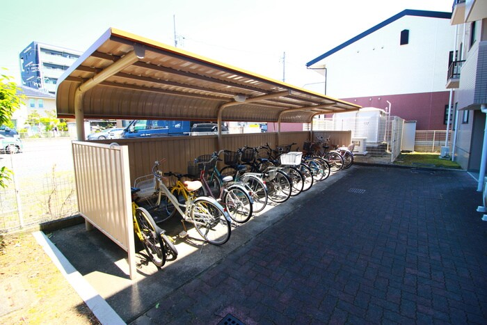 物件外観写真3　(駐輪場)