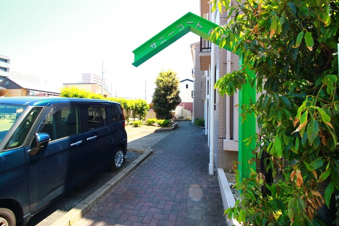 物件外観写真6　(エントランス部分)