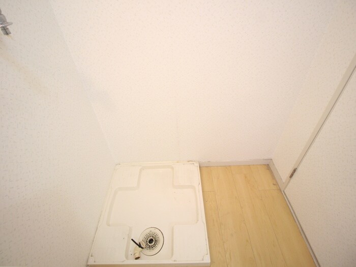 物件内観写真14　(洗濯機置場)