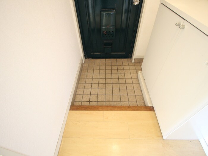 物件内観写真18　(玄関)