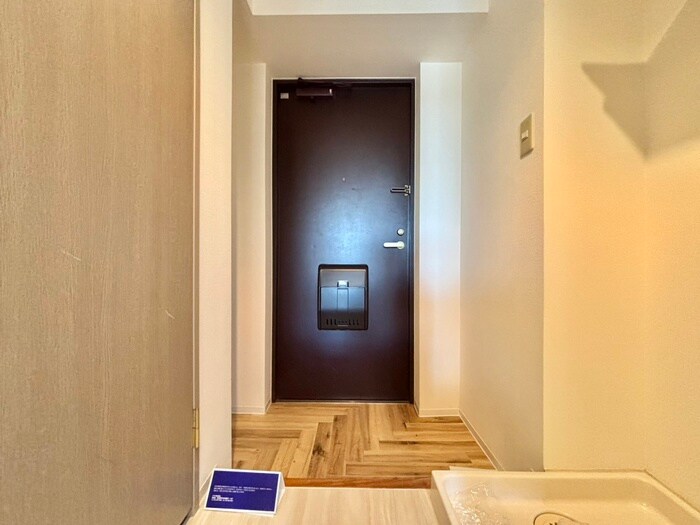 物件内観写真16　(玄関)