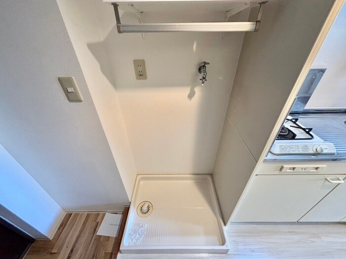 物件内観写真18　(洗濯機置場)