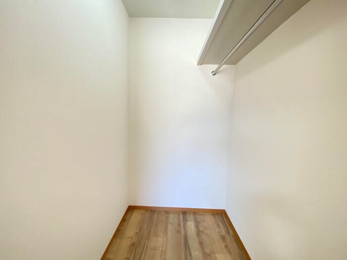 物件内観写真12　(収納)