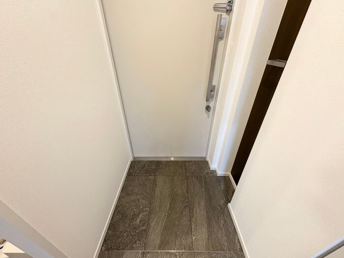 物件内観写真14　(玄関)