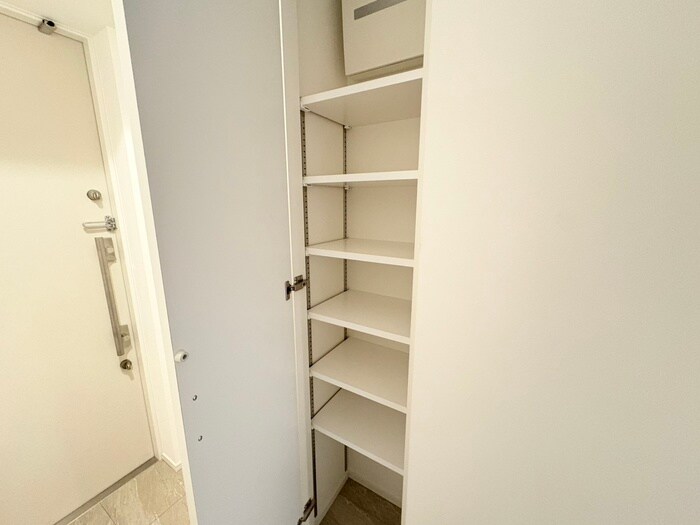 物件内観写真15　(靴箱)