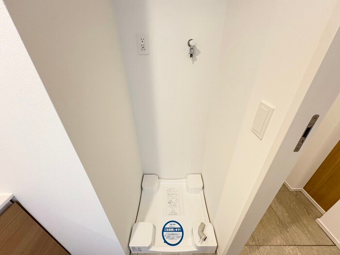 物件内観写真17　(洗濯機置場)